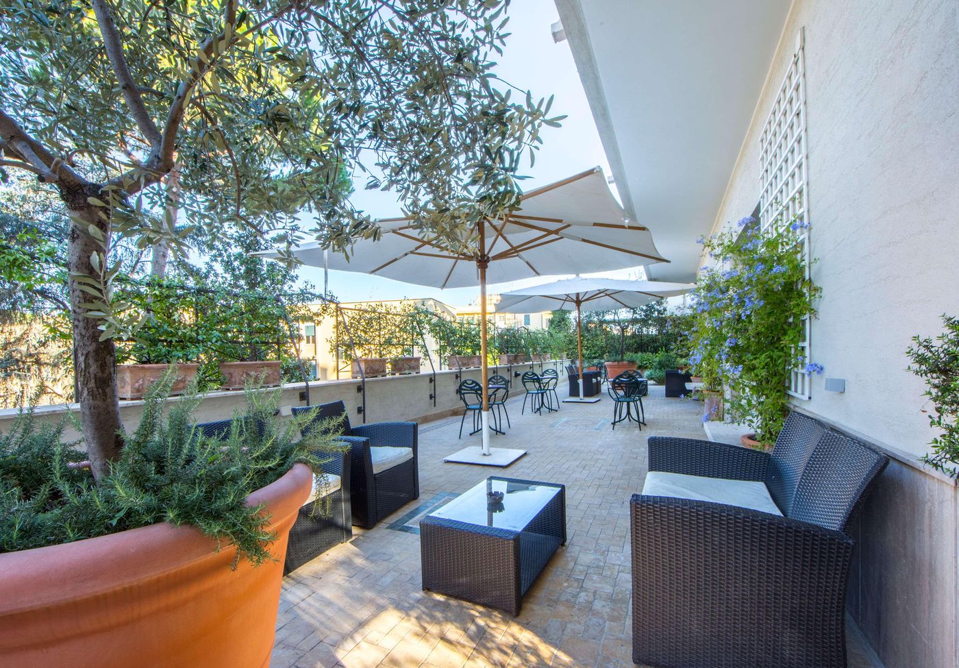 BEST-WESTERN-Hotel-Rivoli-General-view-54