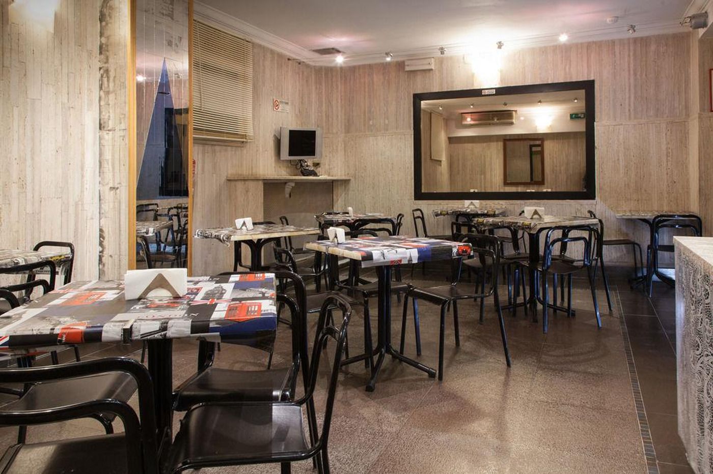 Pyramid-Italy-ROME-General view-4