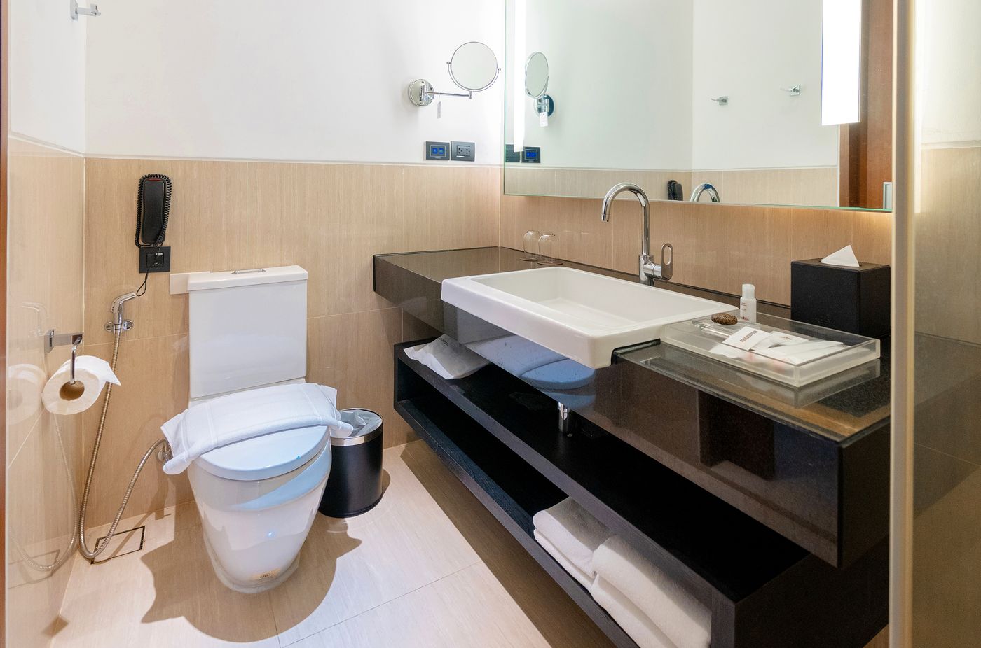 Amara-Bangkok-Room-35