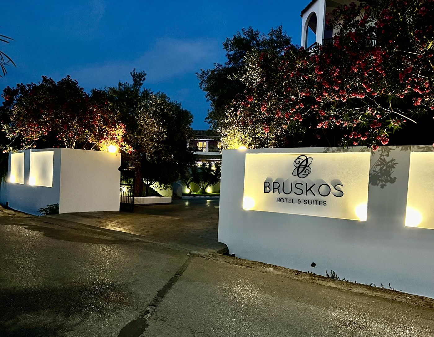 Bruskos-Hotel-and-Suites-General-view-17