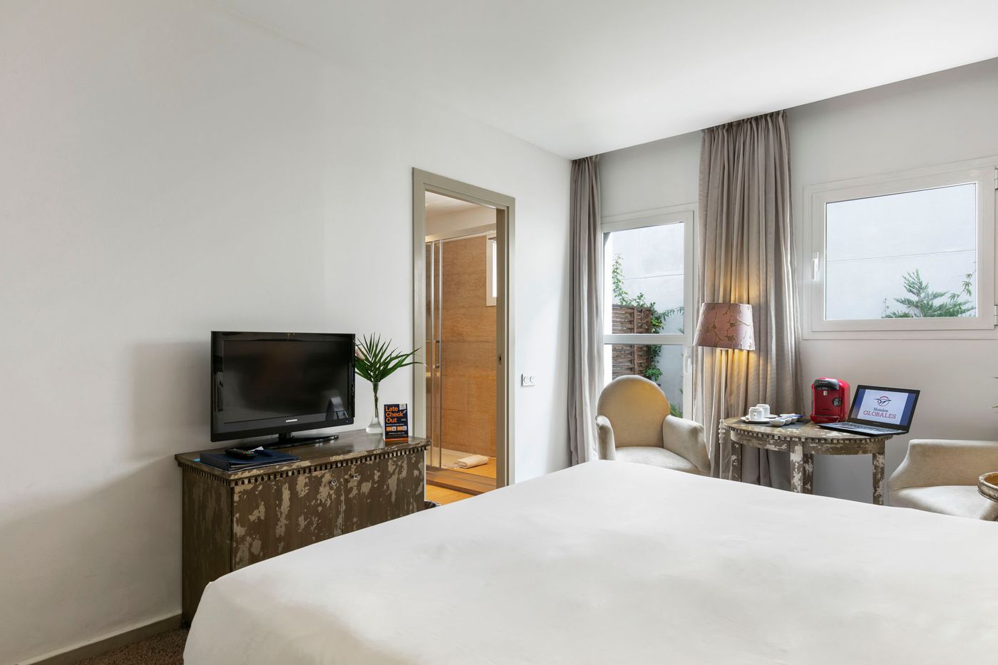 Globales-Acis---Galatea-Hotel-Room-18