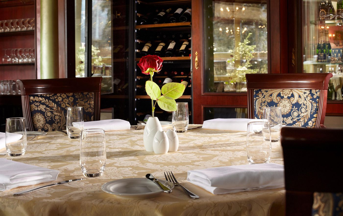 Orea-Hotel-Pyramida-Restaurant-34