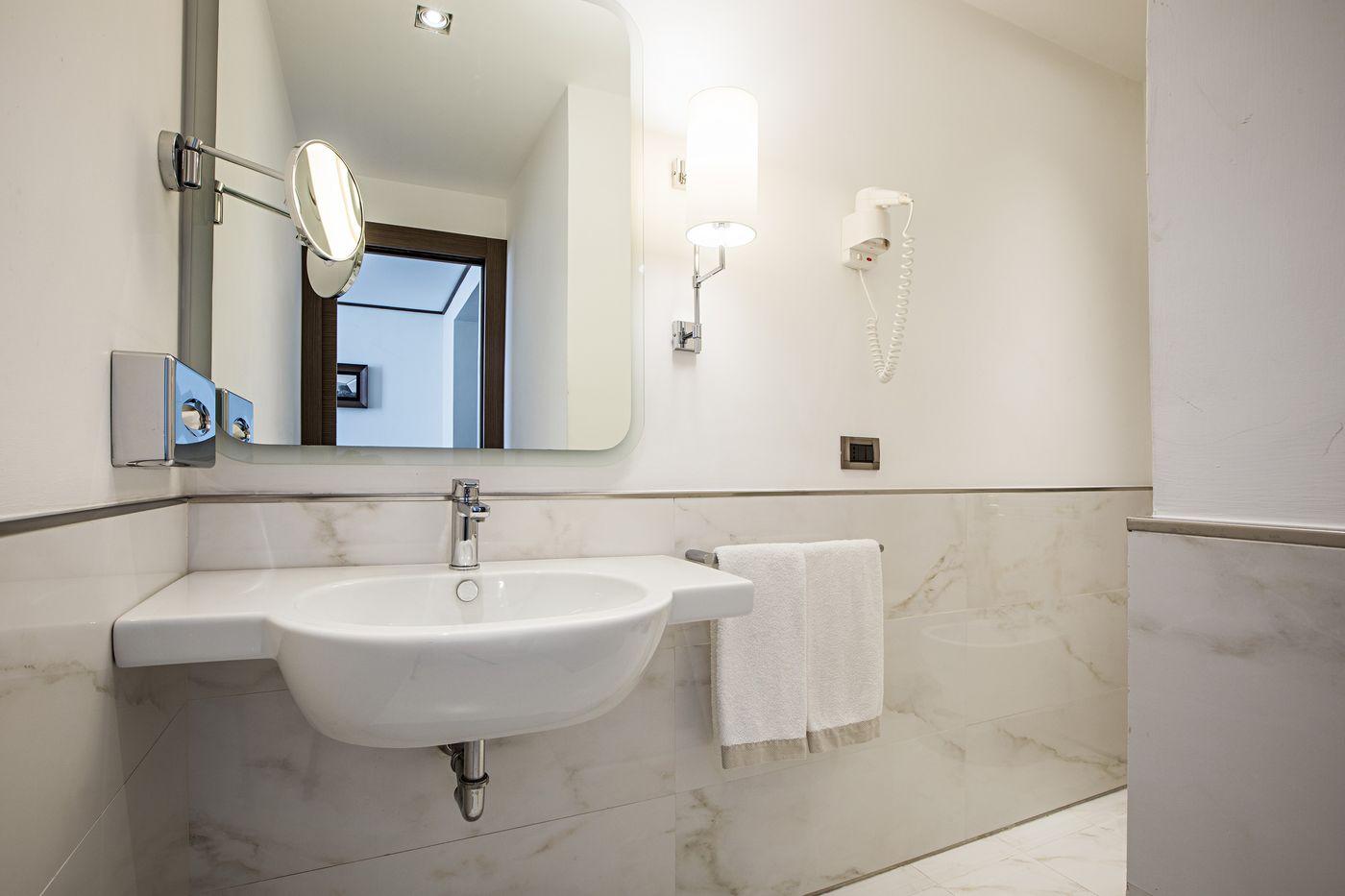 The-Independent-Room-27