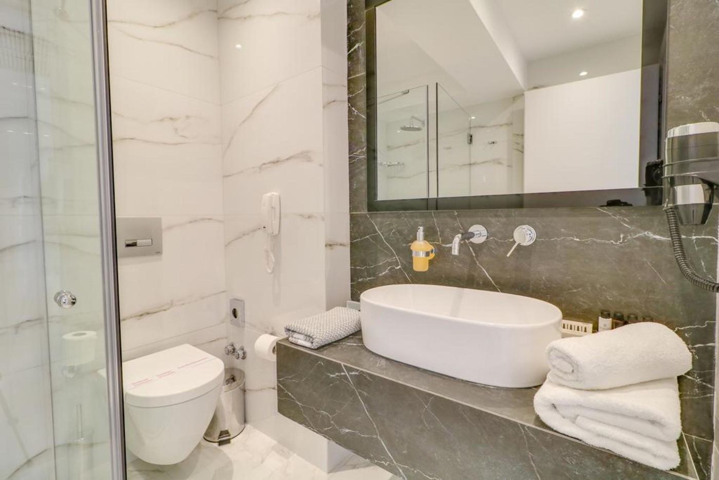 Bomo-Club-Palace-Hotel-Room-27