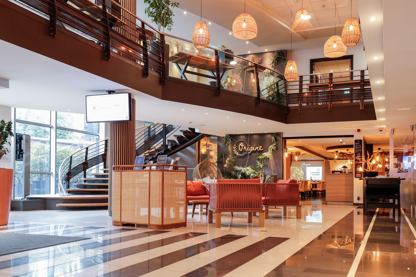 Novotel-Luxembourg-Centre-Lobby-3