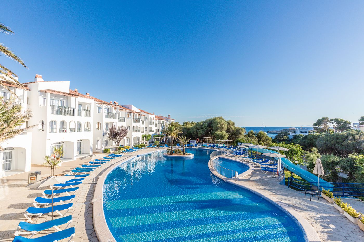 Vacances-Menorca-Resort-Pool-5