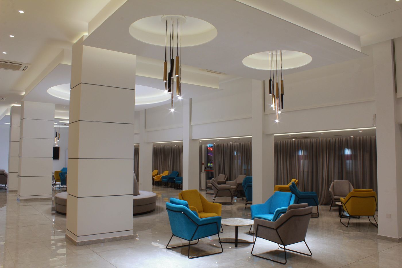 Kapetanios-Bay-Hotel-Lobby-23