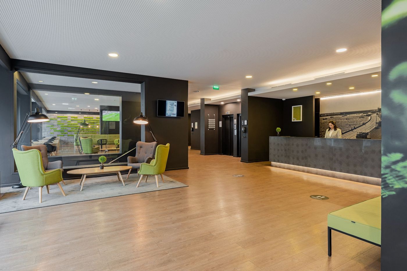 Neat-Hotel-Avenida-Lobby-21