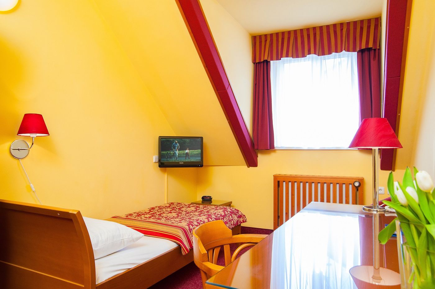 Cloister-Inn-Room-25