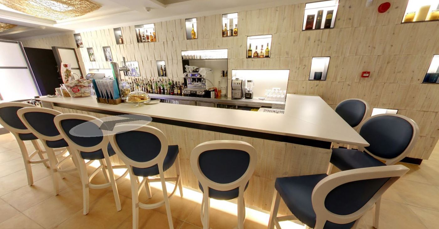 Golden-Mar-Menuda-Bar-44