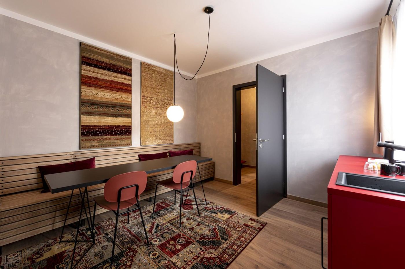 Miss-Sophie-s-Downtown-Room-54