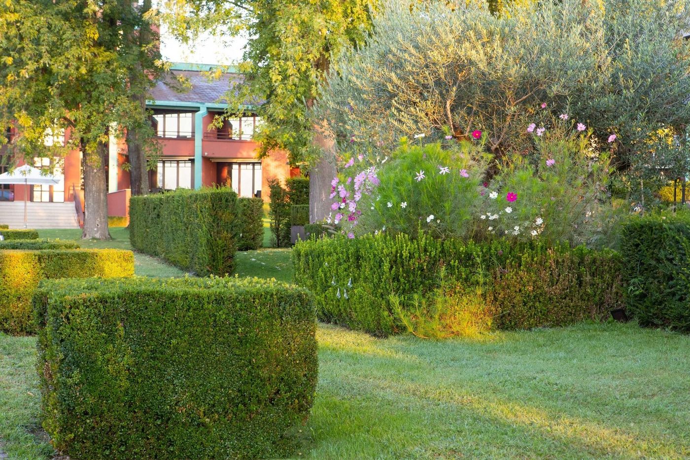 La-Reserve-Geneve---Hotel-Spa-and-Villa-Terrace-99