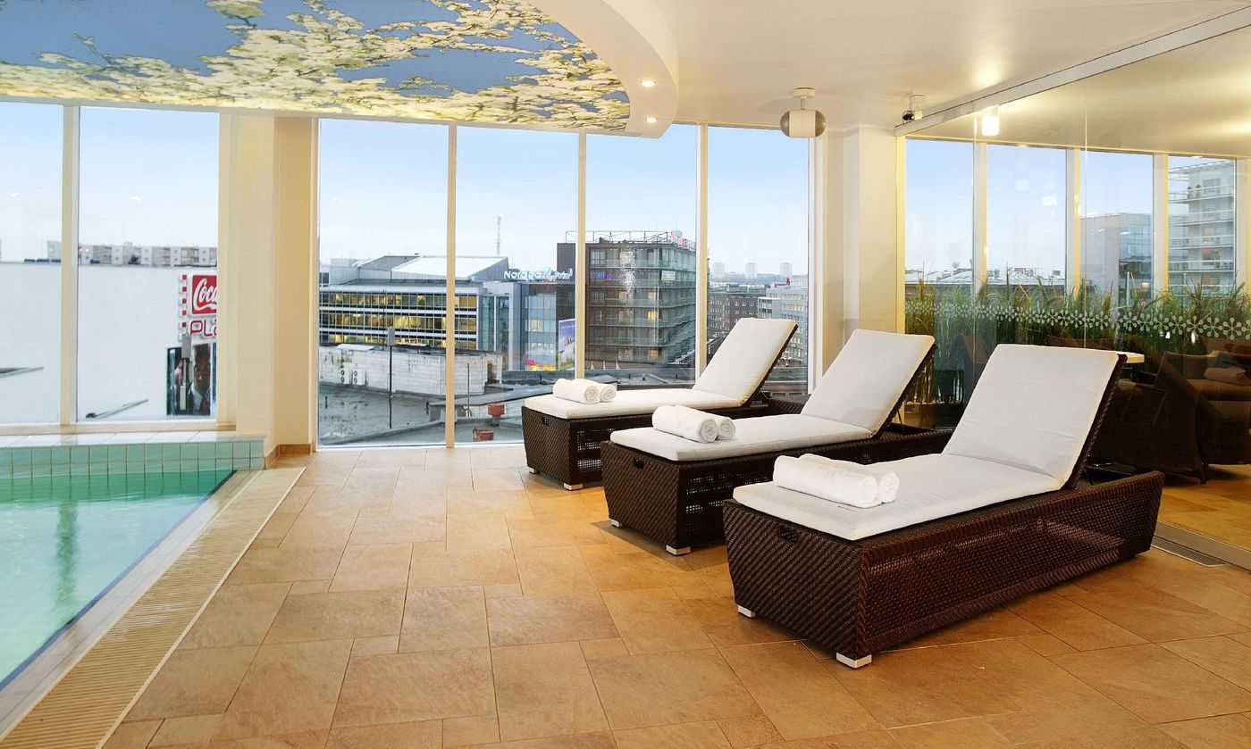 Nordic-Hotel-Forum-Pool-54