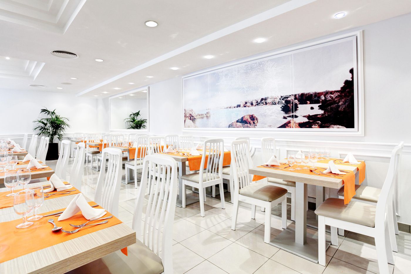 Grupotel-Mar-de-Menorca-Restaurant-36