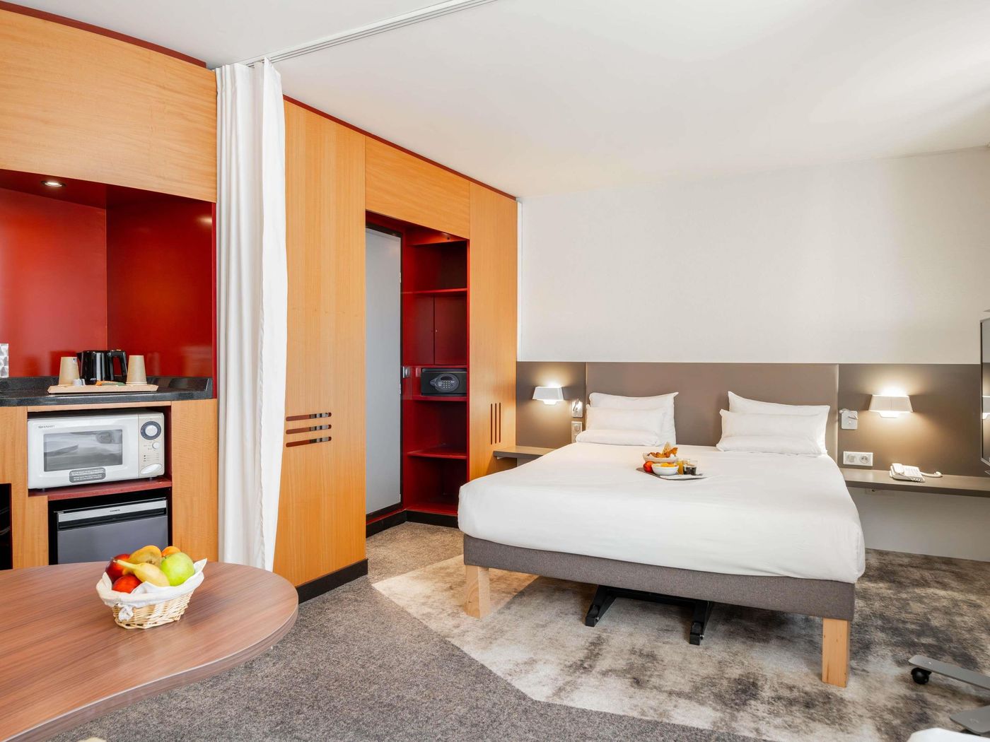 Novotel-Suites-Cannes-Centre-Room-14