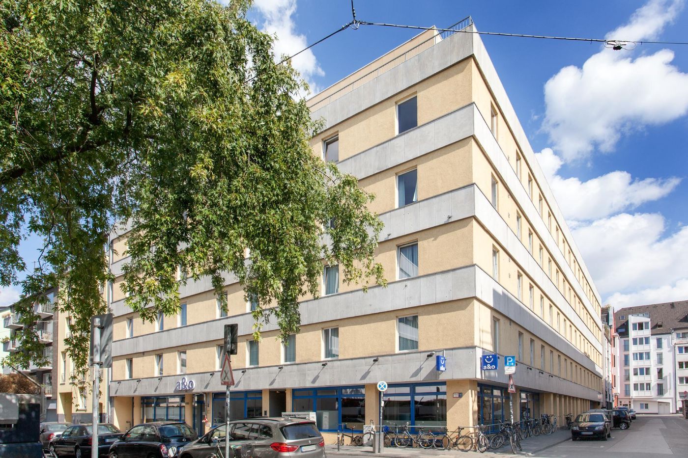 A-O-Koeln-Neumarkt-General-view-2