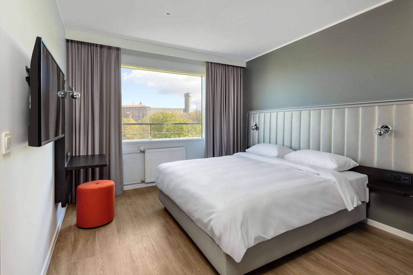 Park-Inn-by-Radisson-Meriton-Conference-Spa-Hotel-Room-26