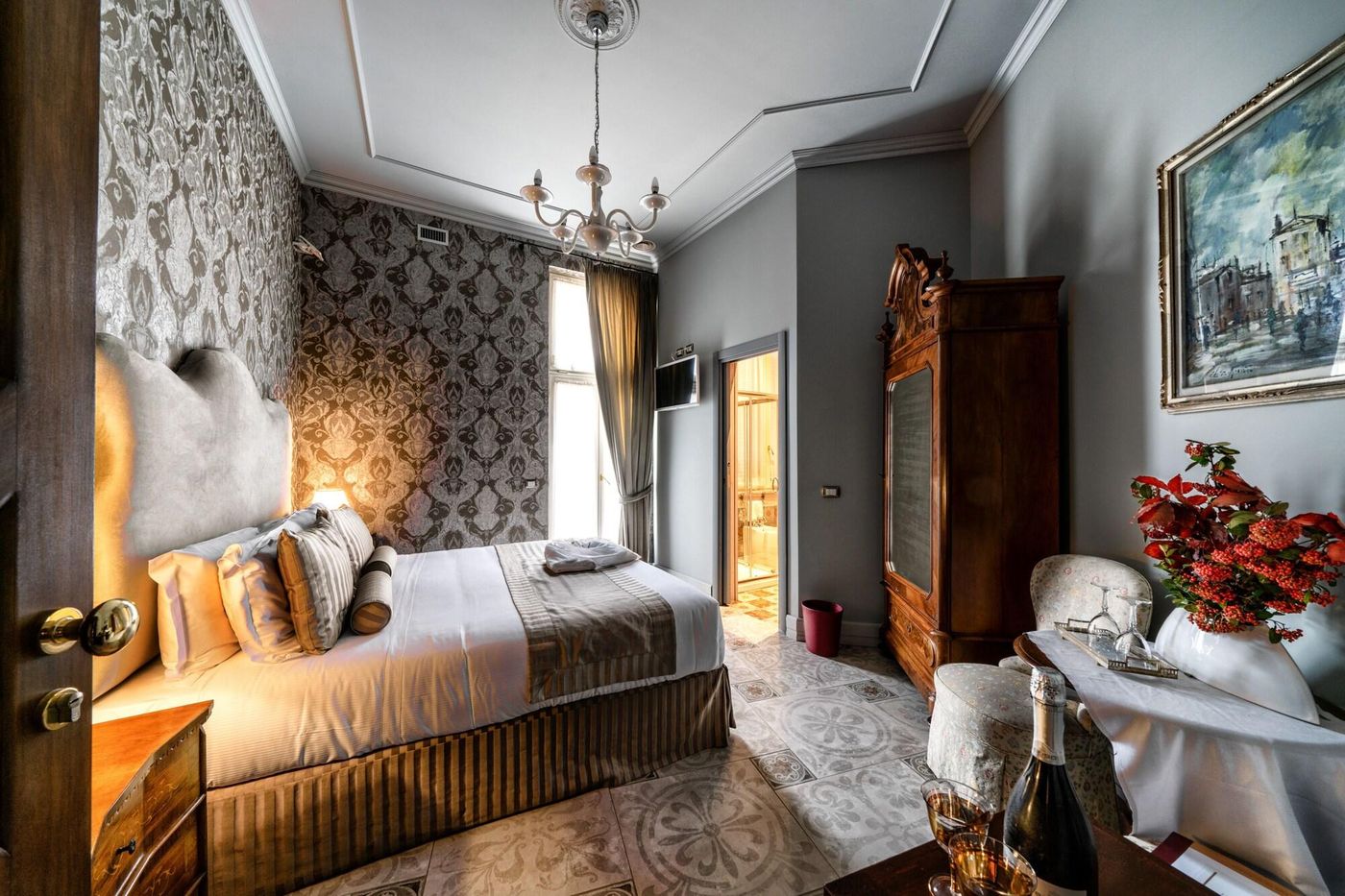 Navona-Grand-Suite-Room-9
