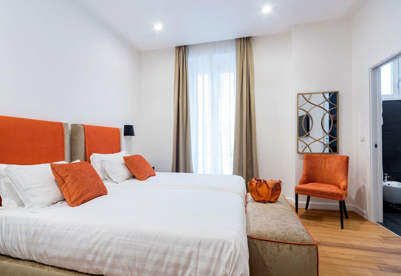 900-Piazza-Del-Popolo-Room-18