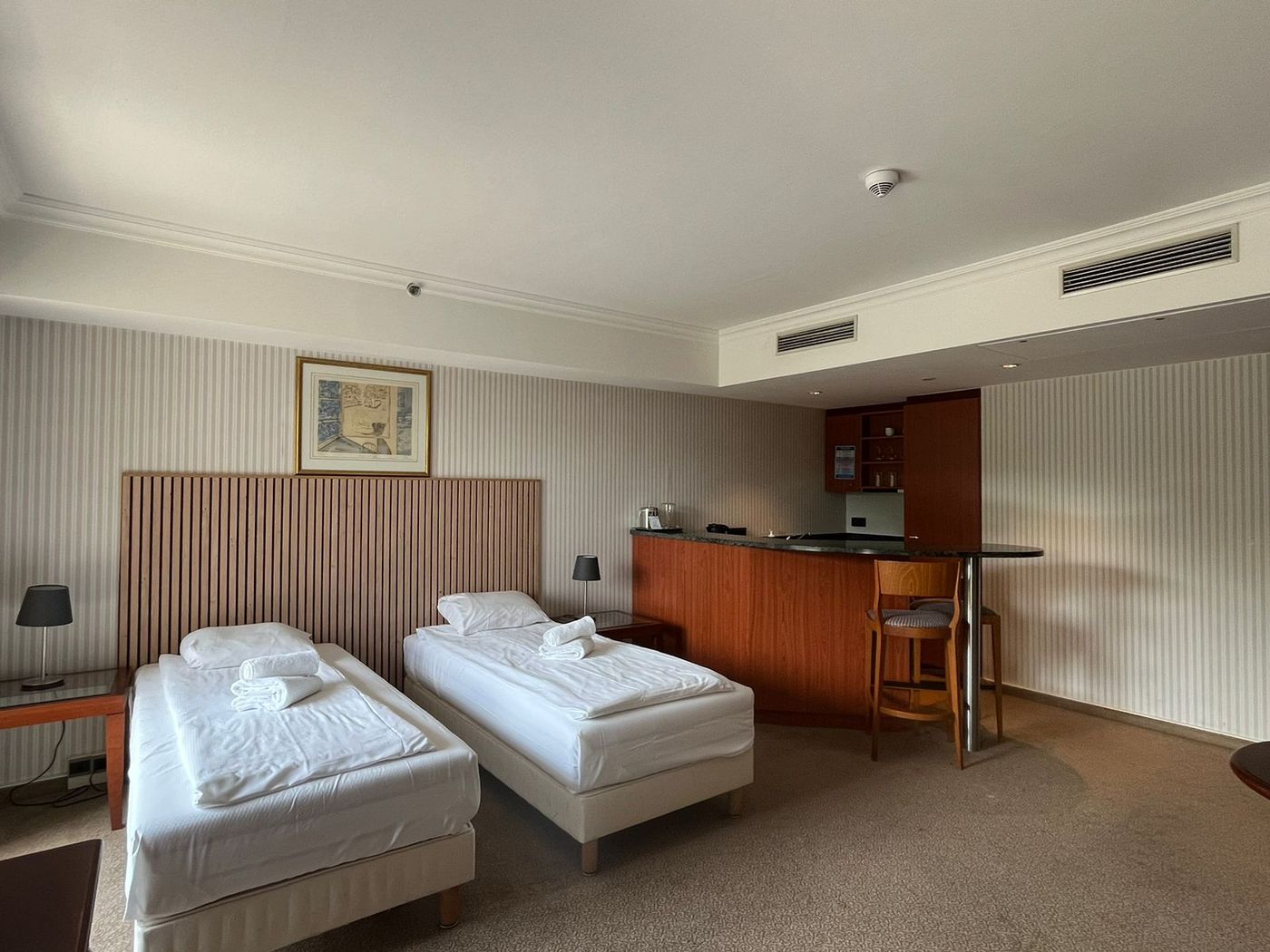 B-Aparthotel-Ambiorix-Room-16