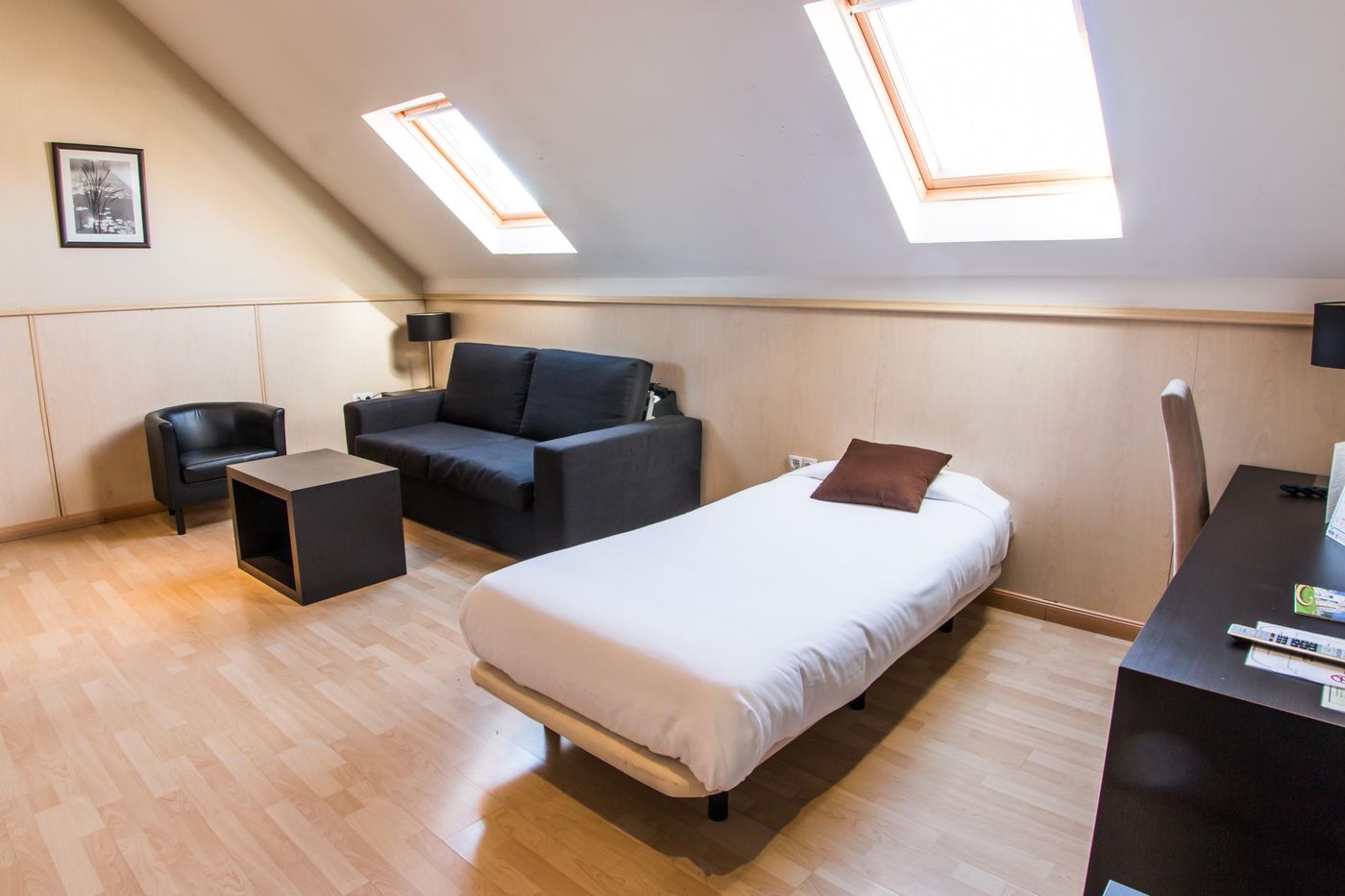 Hotel-Suites-Feria-de-Madrid-Room-7