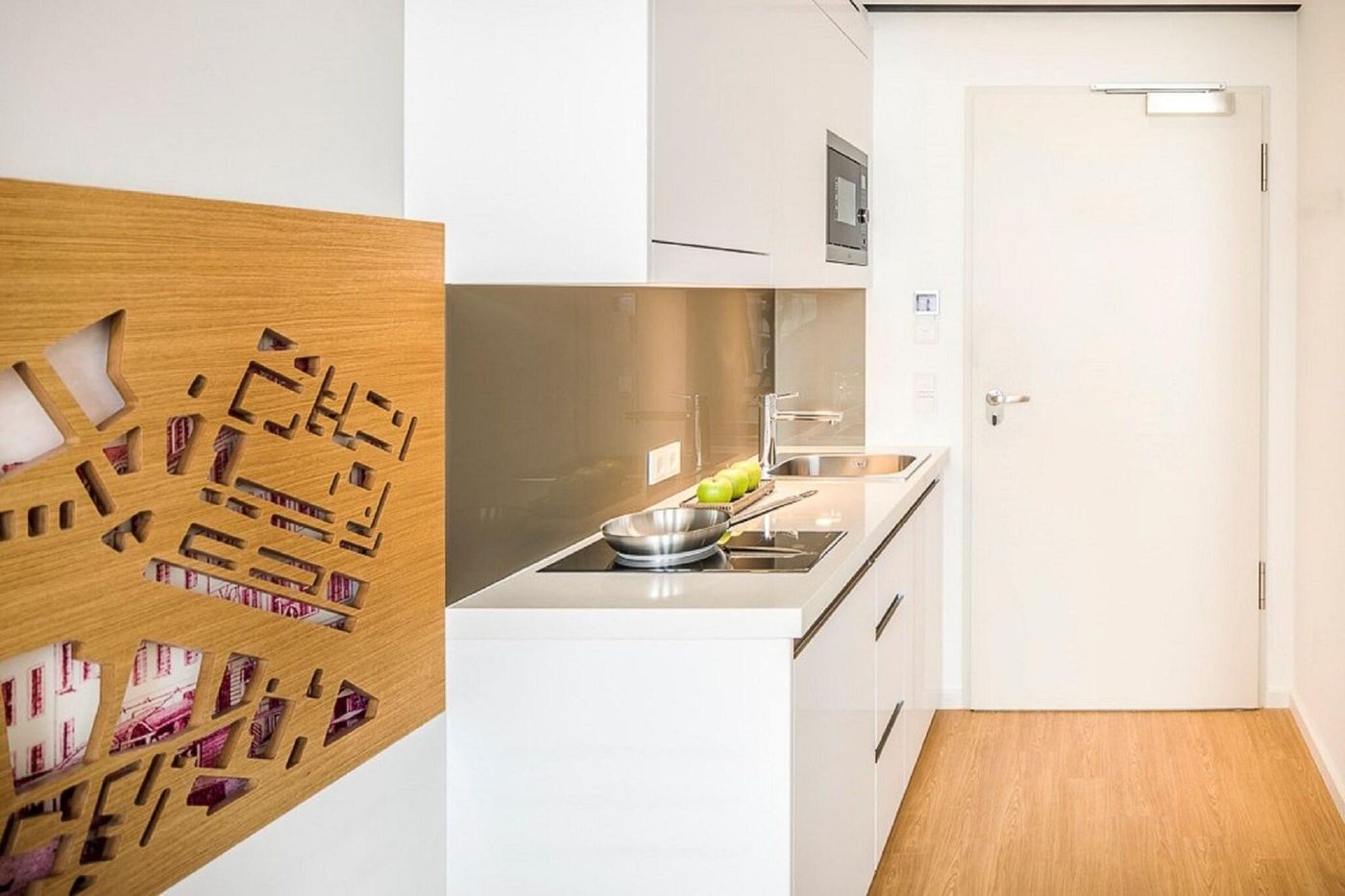 Capri-By-Fraser-Berlin-Room-31