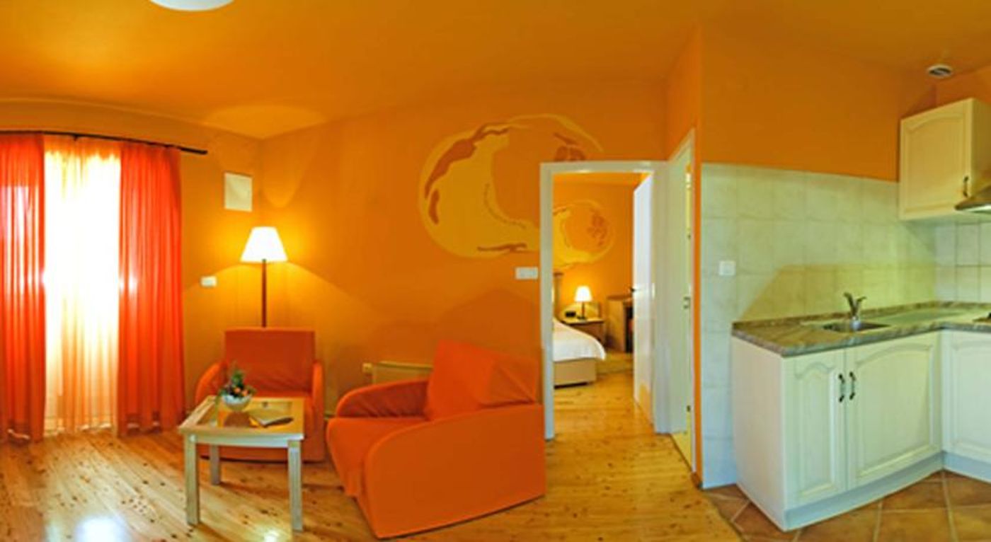 Bracka Perla - Adults Only