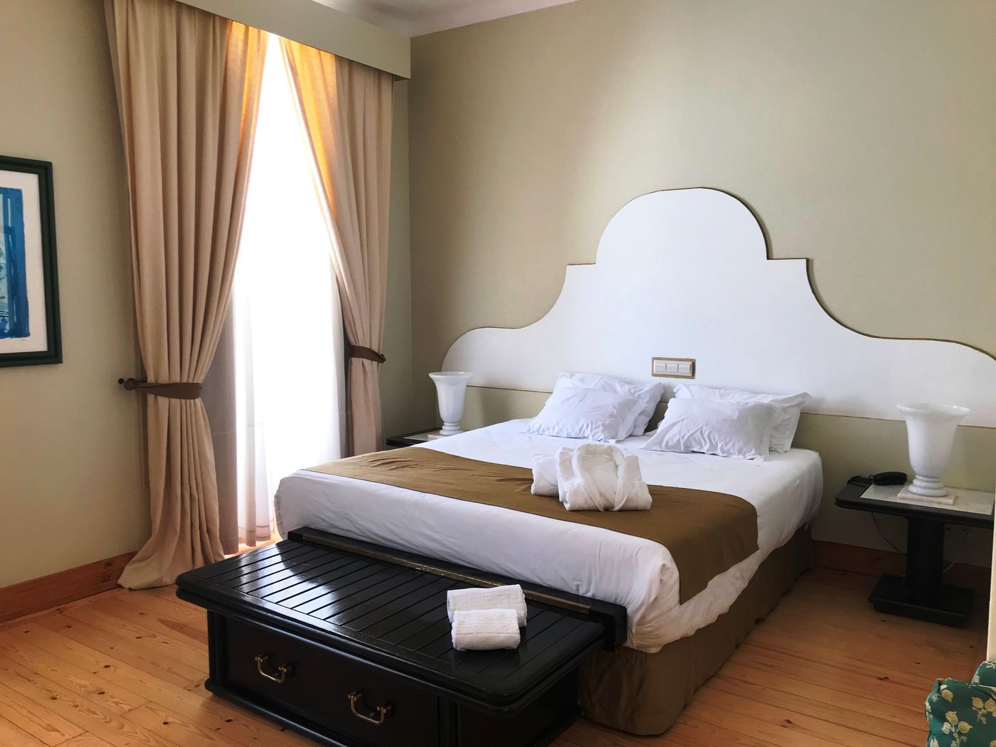 Hotel-De-Moura-Room-12