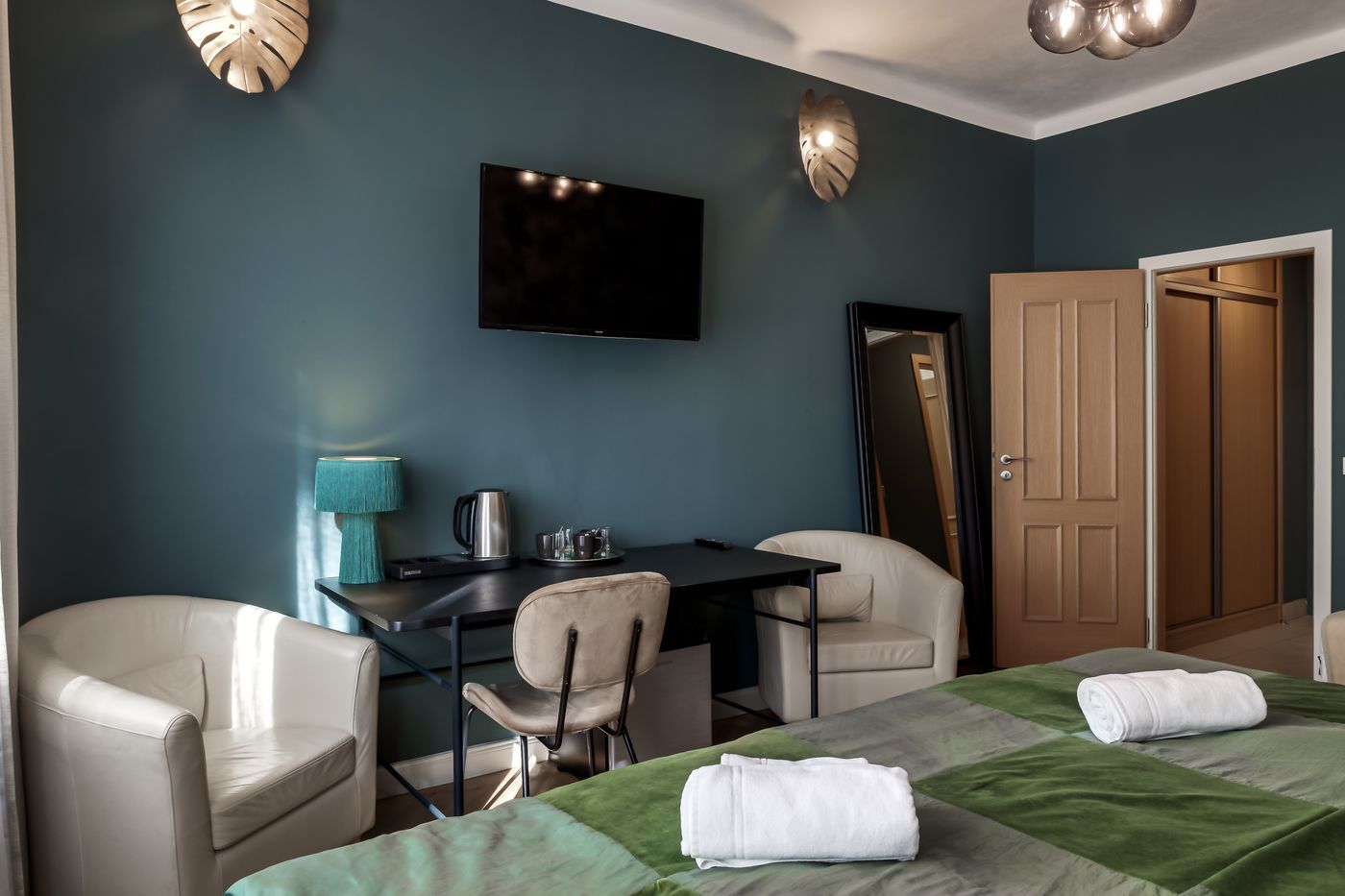 Louren---The-Bridge-Inn-Room-10