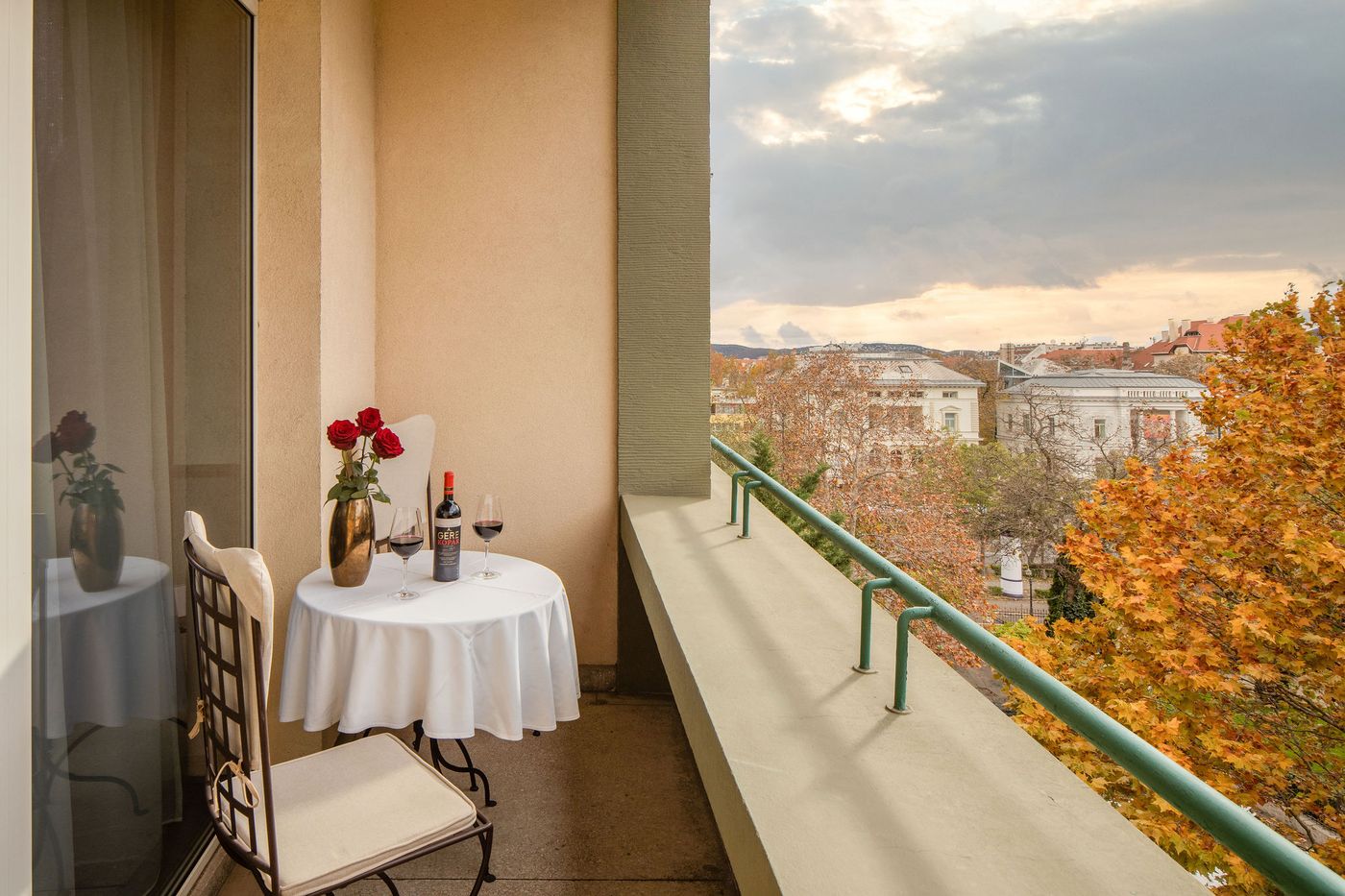 Mamaison-Hotel-Andrassy-Budapest-Room-3