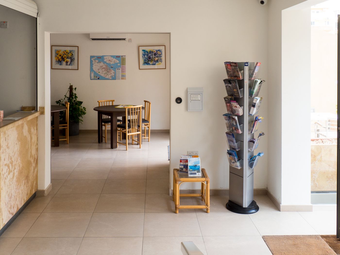 Huli-Hotel---Apartments-Lobby-19