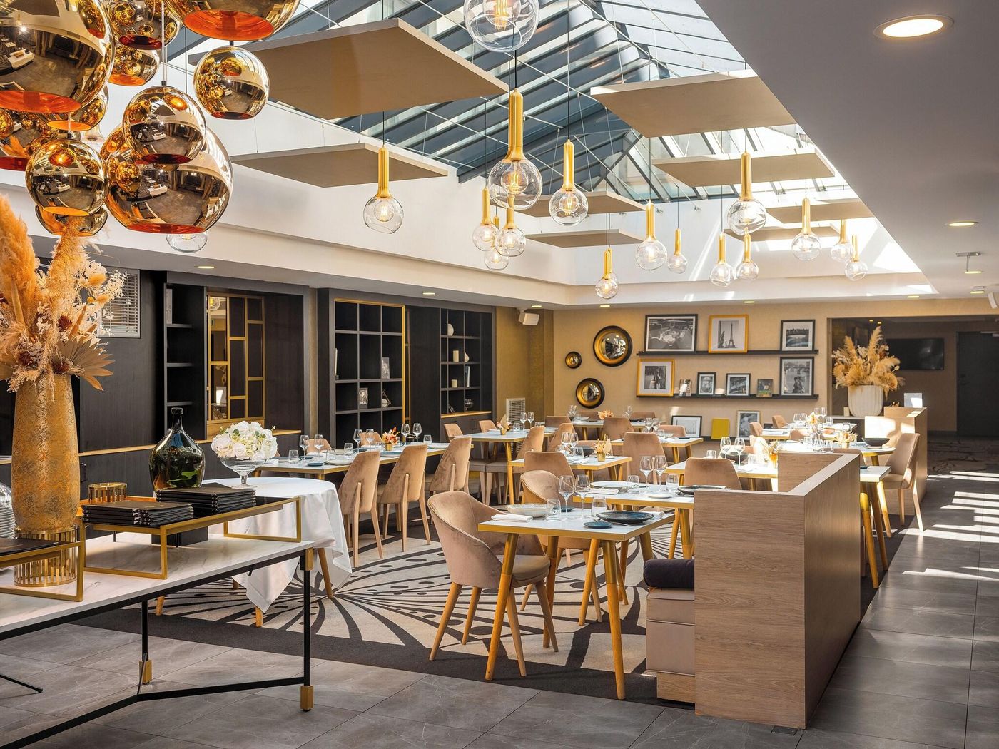 Niepce-Paris-Hotel--Curio-Collection-by-Hilton-Restaurant-27