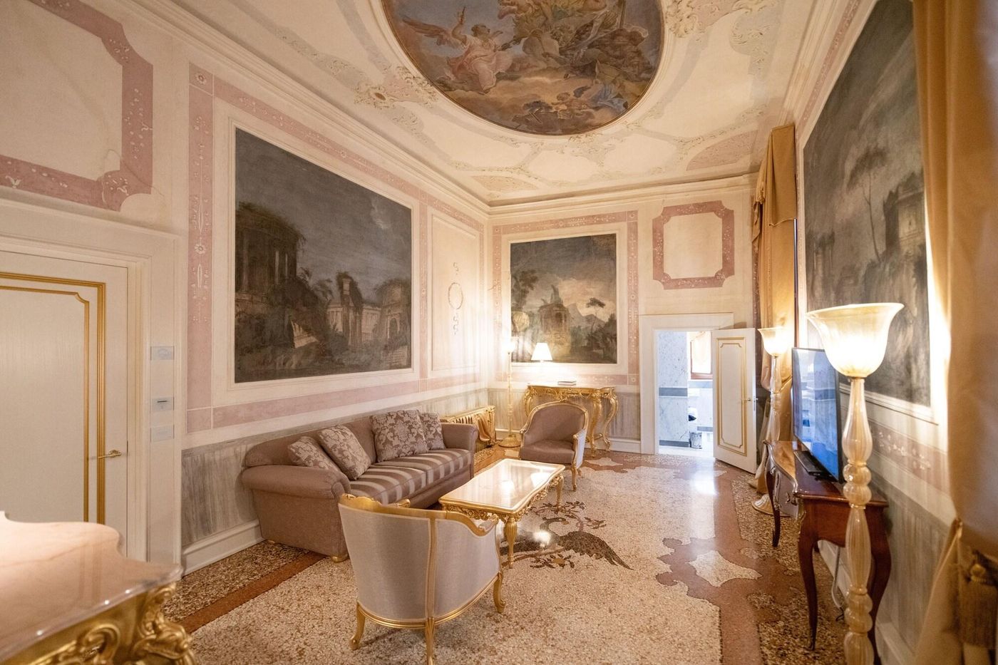 Ca-Bonfadini-Historic-Experience-Room-44