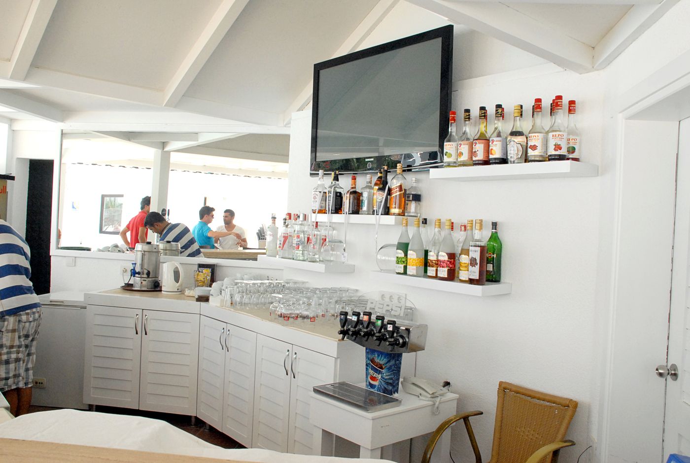 Costa-Queen-Resort-Bar-17