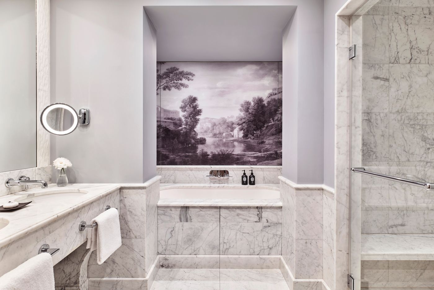 Hotel-Barriere-Le-Fouquets-Paris-Room-52