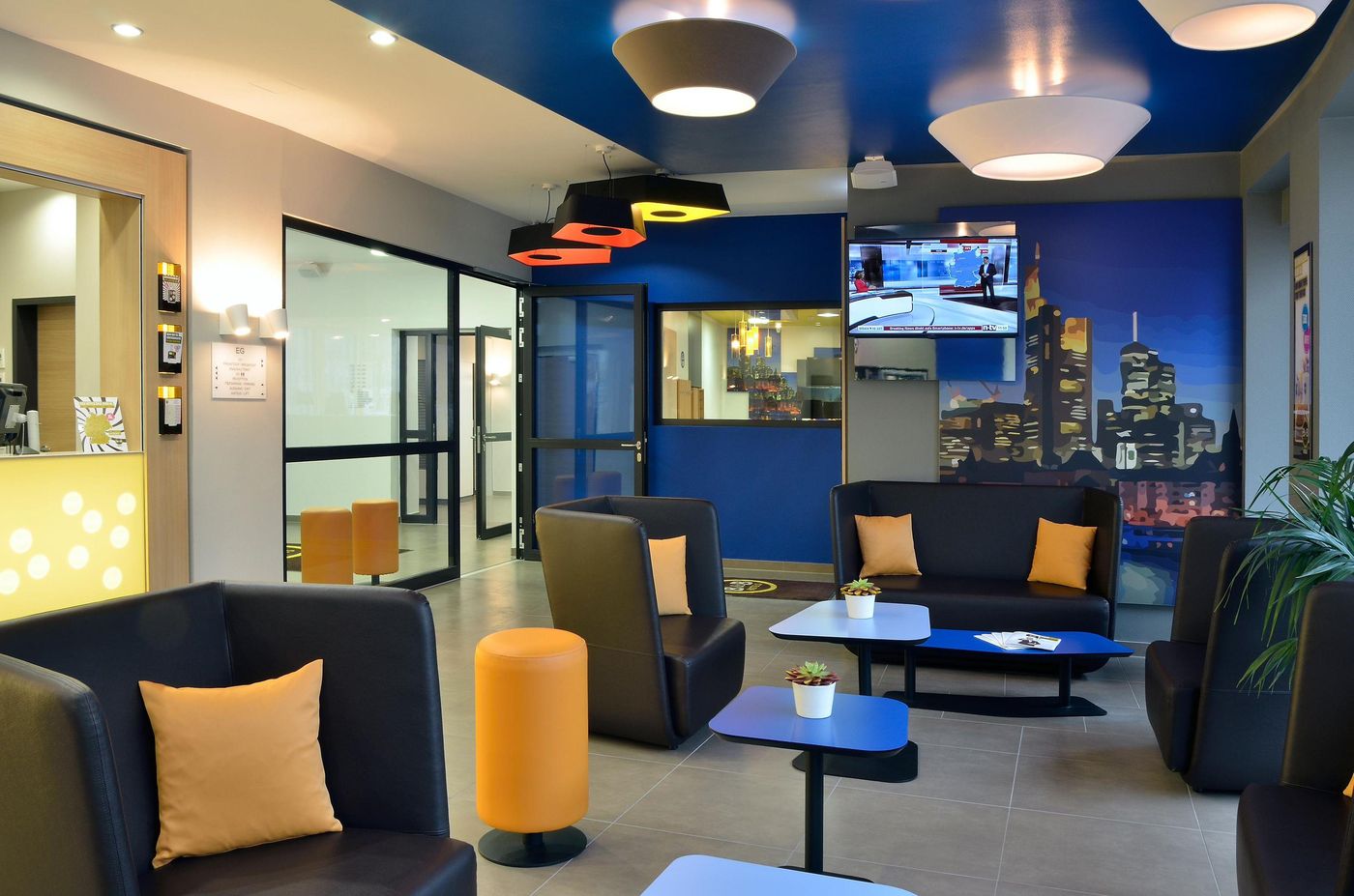 B&B Hotel Frankfurt-Hbf - Germany - Frankfurt am Main - Lobby - 3