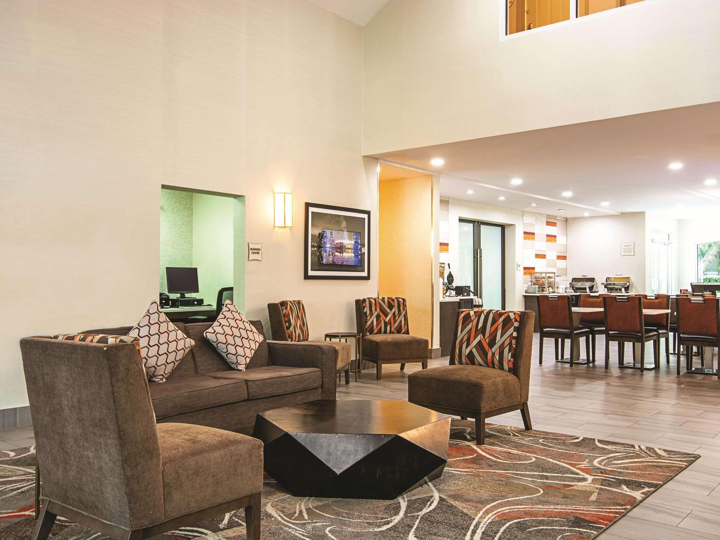 La-Quinta-Inn-Vancouver-Airport-Lobby-2