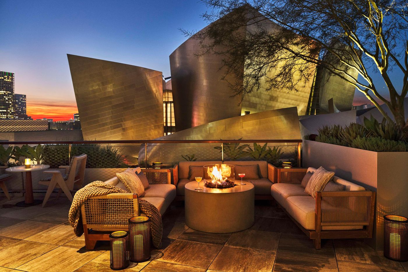 Conrad-Los-Angeles-General-view-56