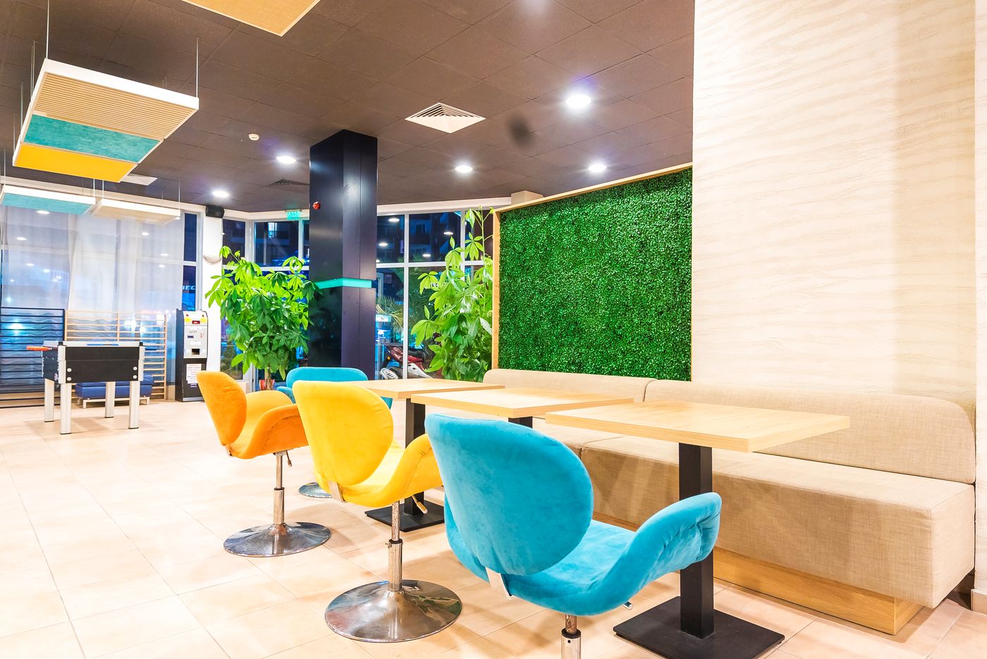 Persey-Admiral-Plaza-Apartments-Restaurant-19