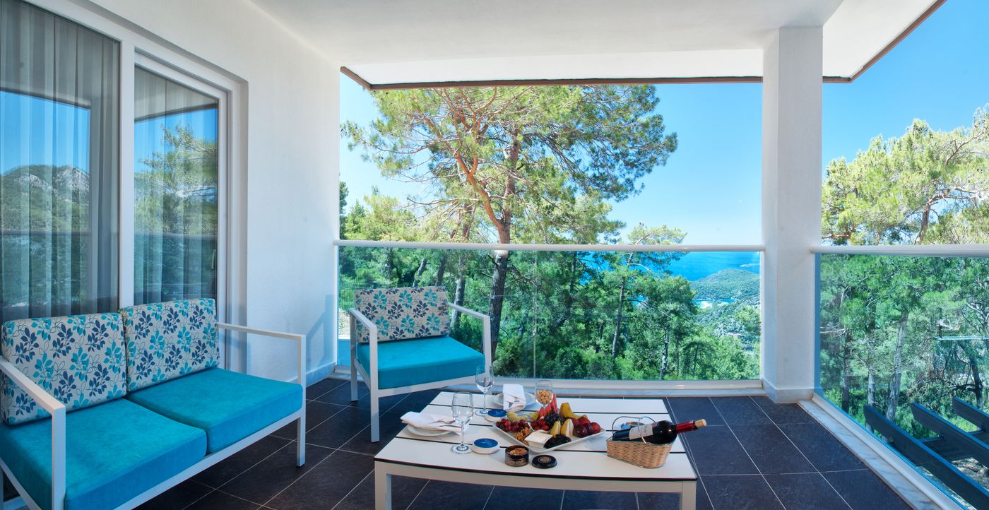 Garcia-Resort---Spa-Room-63