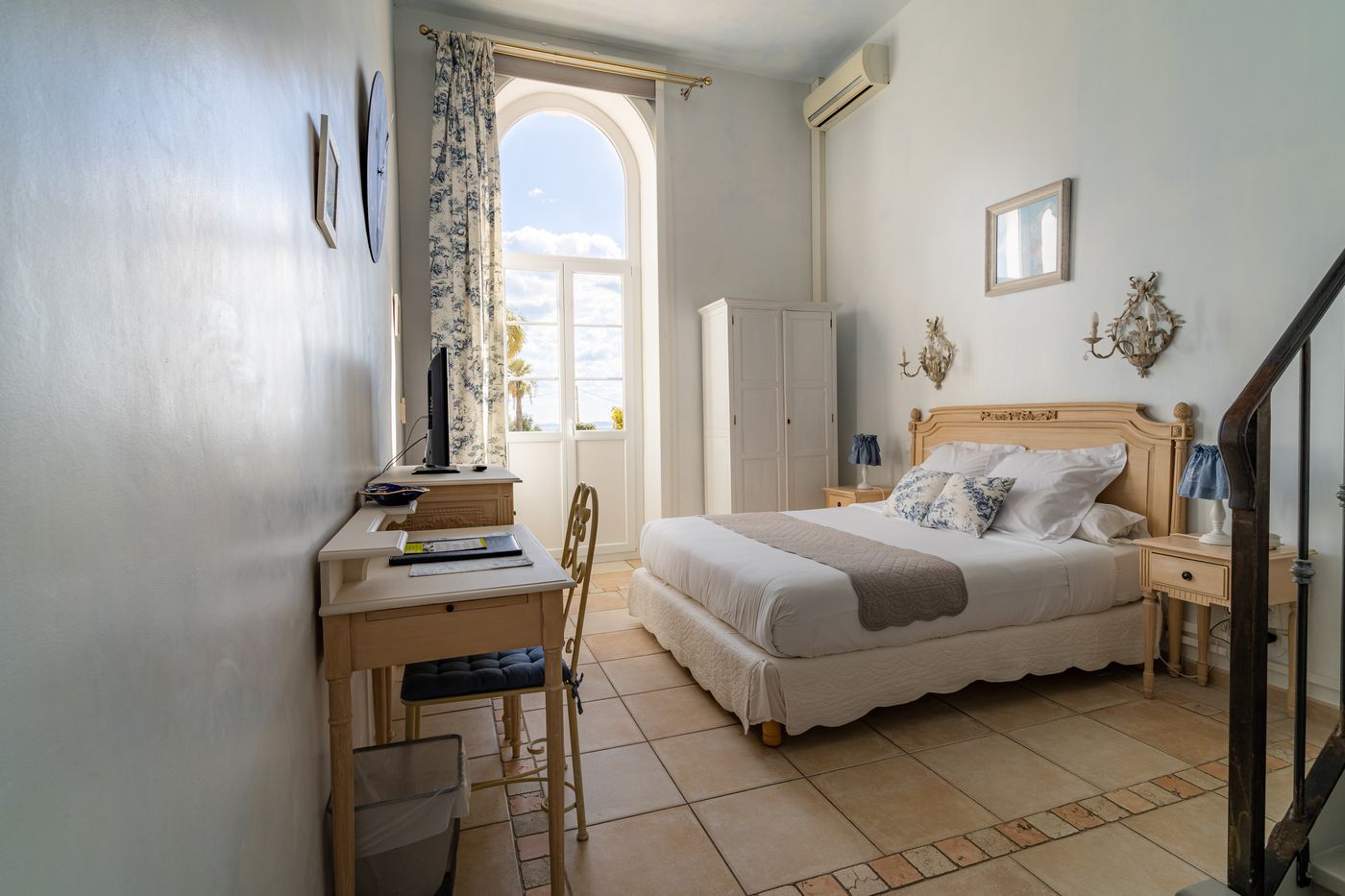 Hotel-L-Orangeraie-Room-24