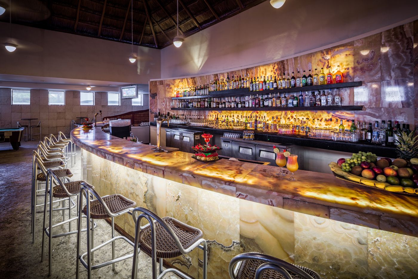 Bluebay-Grand-Esmeralda-Bar-43