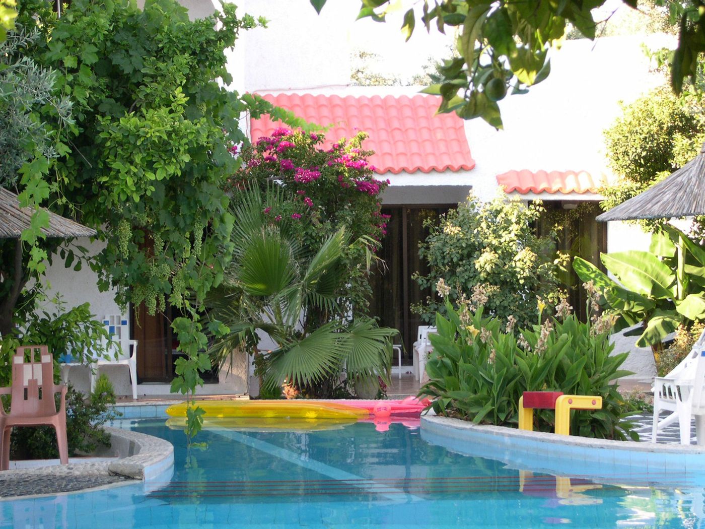 Oasis-Hotel-Bungalows-General-view-4