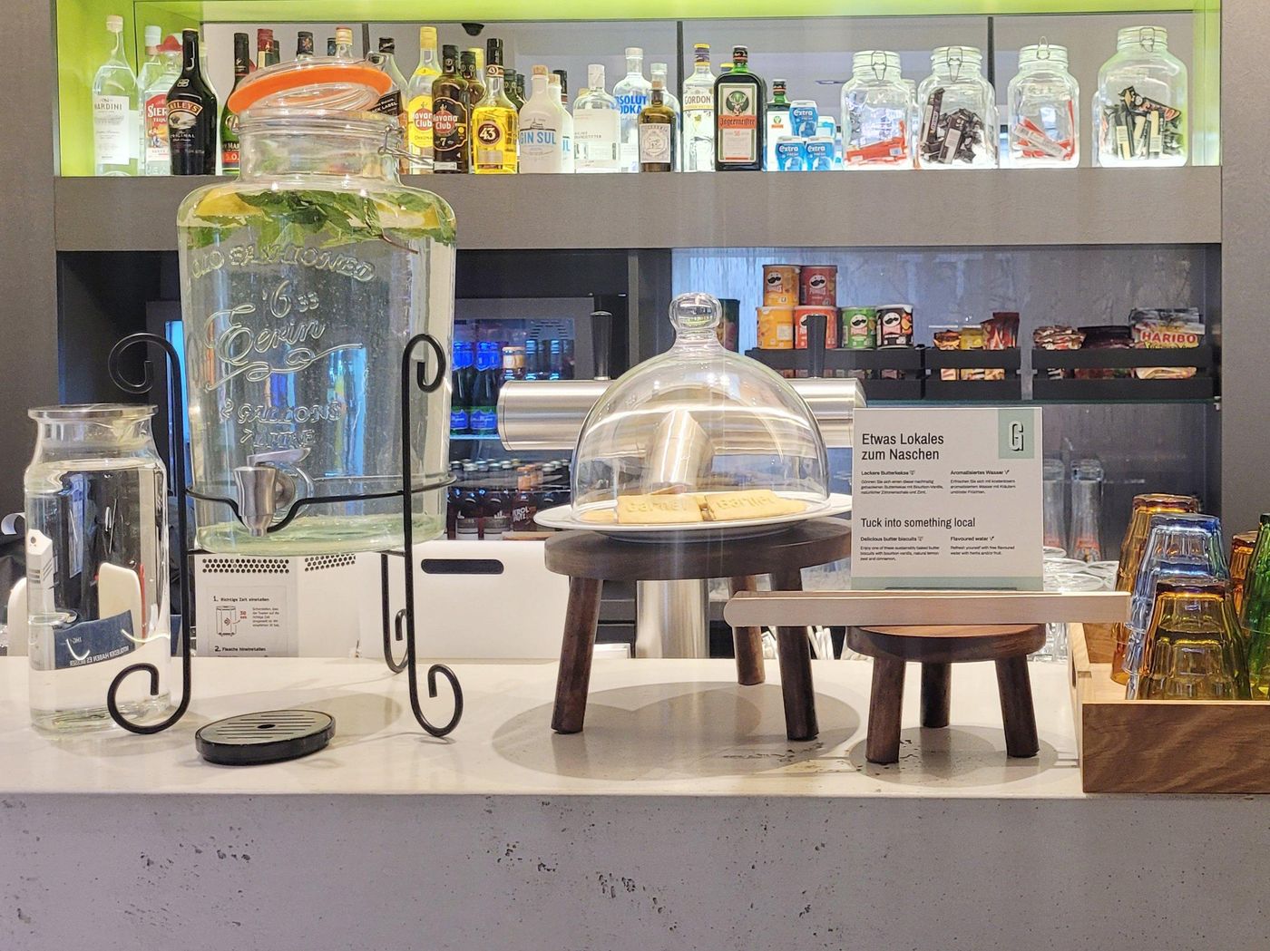 Select-Hotel-Berlin-The-Wall-Bar-10