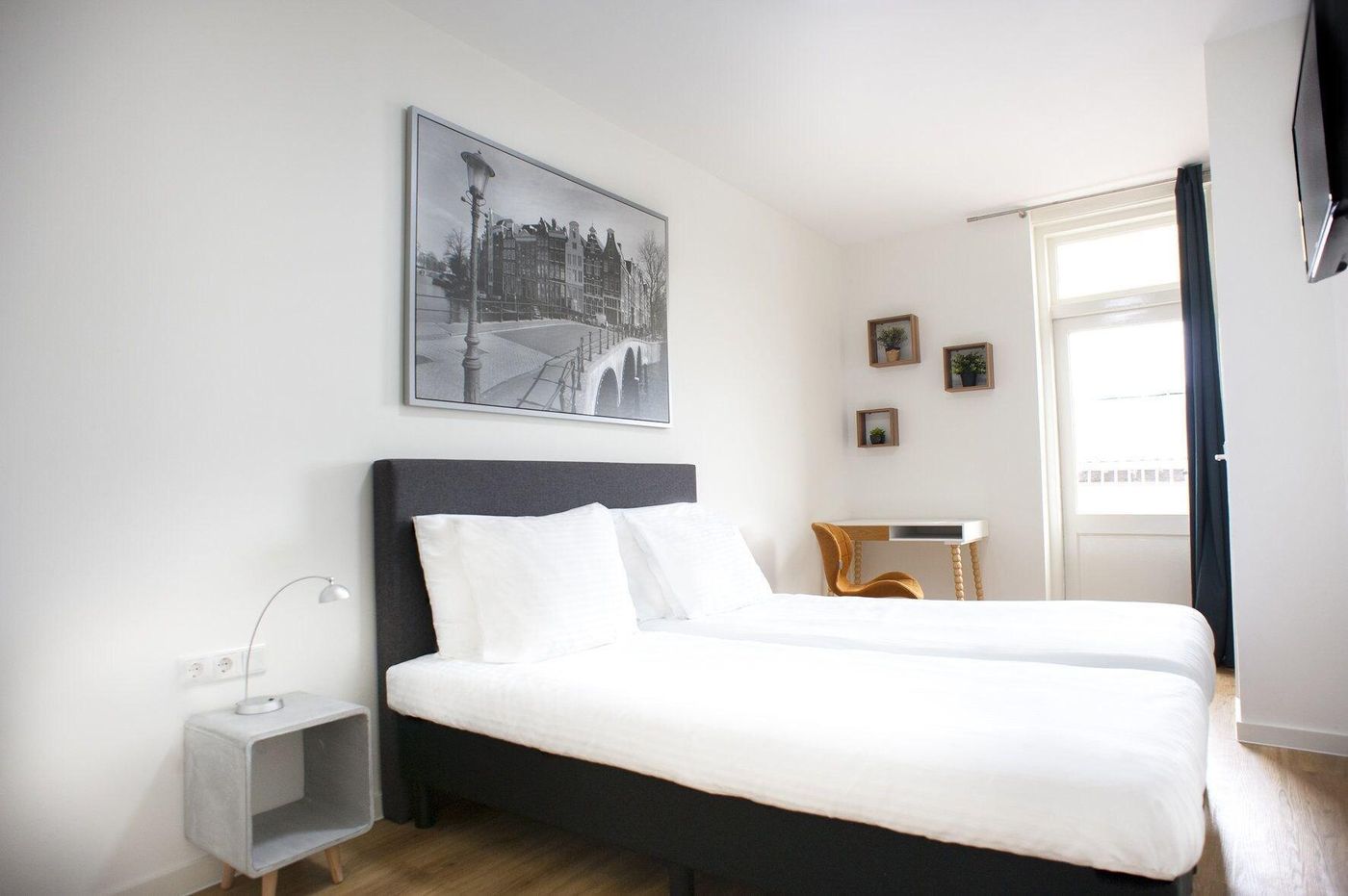 I Hotel-Netherlands-AMSTERDAM-Room-10