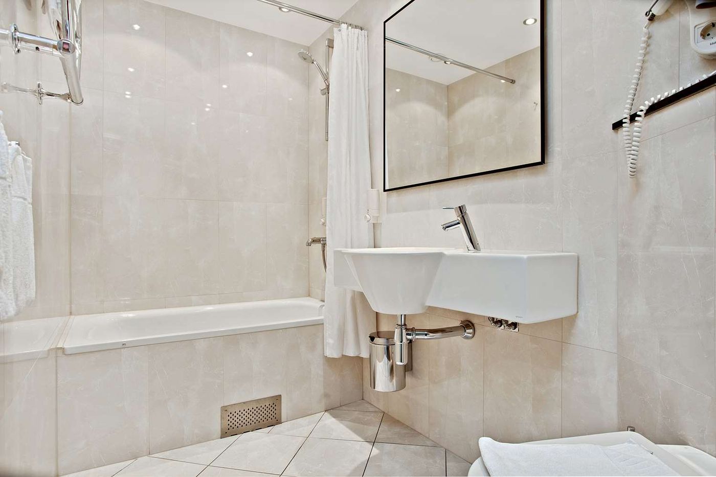 Sure Hotel by Best Western Allen-Sweden-Gothenburg-Room-9