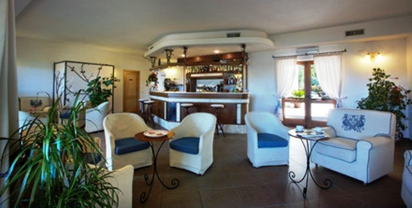 Hotel-Relais-Valkarana-Lobby-71