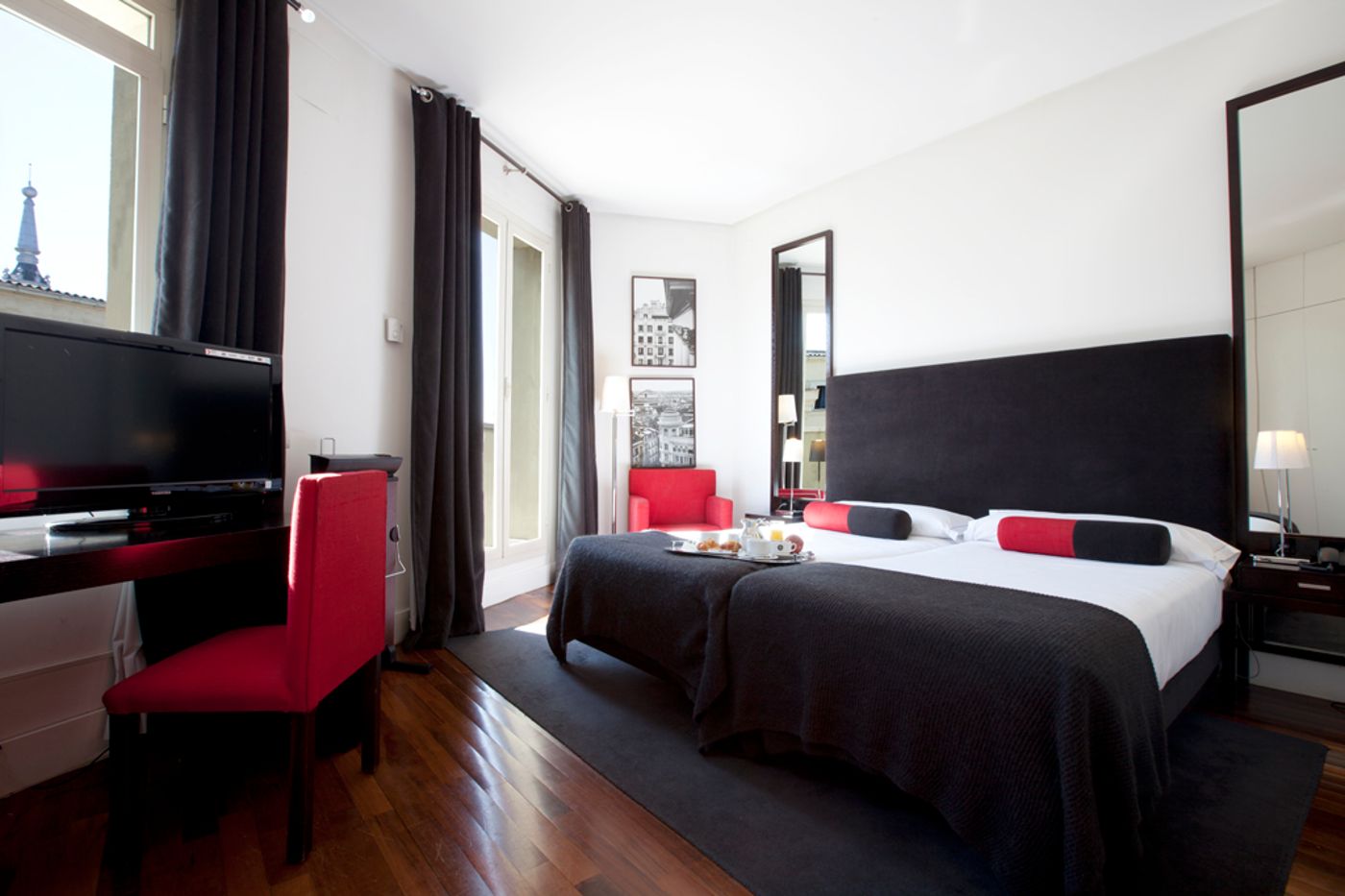 Quatro-Puerta-del-Sol-Room-7