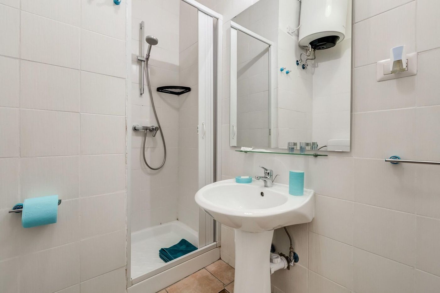 Allegra-s-House-Room-24