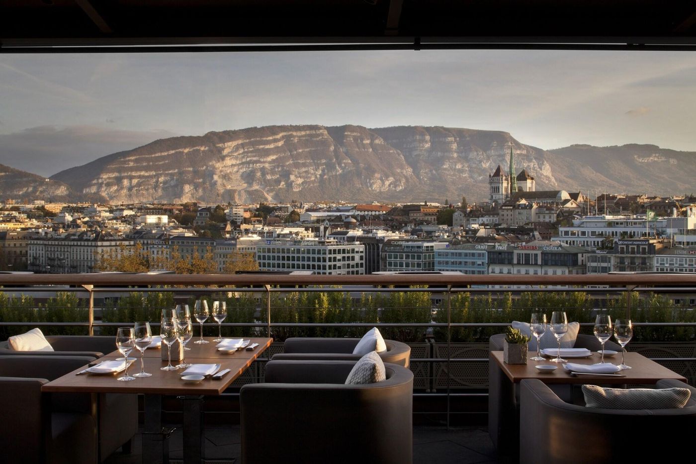 Four-Seasons-Hotel-Geneva-Terrace-72